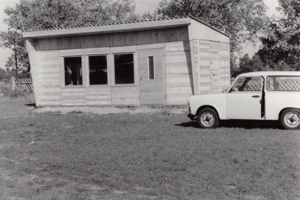 DDR Bungalow Datsche - Schätzung, Schätzer, Hausschätzung, Grundstücksschätzung, Wertschätzung, Gutachter, Wertgutachten, Wertgutachten, Wertgutachter, Immobilien, Verkehrswert, Vergleichswertverfahren, Ertragswertverfahren, Sachwertverfahren, Gutachter, Wertgutachten, Wertgutachten, Wertgutachter, Immobilien, Verkehrswert, Vergleichswertverfahren, Ertragswertverfahren, Sachwertverfahren, Gutachter, Wertgutachten, Wertgutachten, Wertgutachter, Immobilien, Verkehrswert, Vergleichswertverfahren, Ertragswertverfahren, Sachwertverfahren, Gutachter, Baugutachten, Baugutachten, Bauherrenberatung, Qualitätskontrolle, Baugutachten, Baugutachter, Bausachverständiger, Bauherrenberatung,